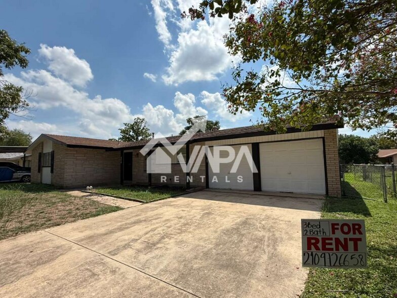 Building Photo - 4210 Dauphine Dr