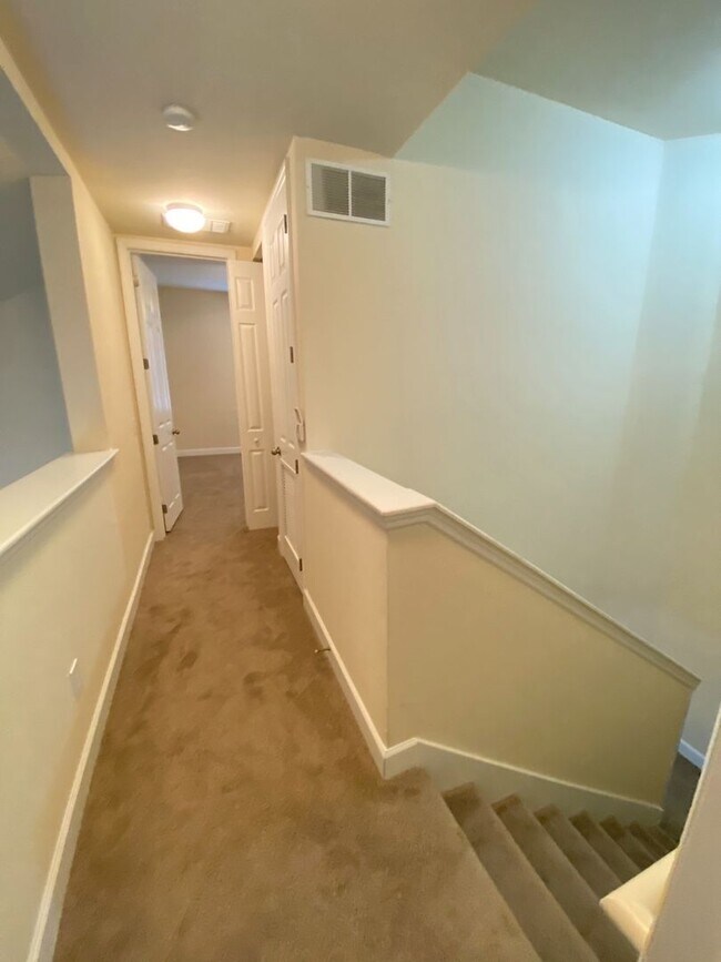 Building Photo - Spacious 3/3.5 Condo with Garage in Fleming Island