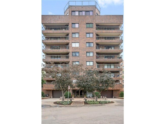 Building Photo - 2885 Knox Ave S