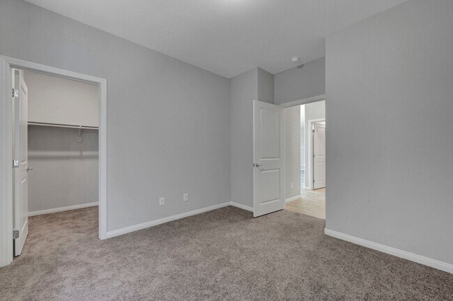 Building Photo - Gated community Located within the Valley Vista Master Plan. 4 Bed 3 Bath features and Open and i...
