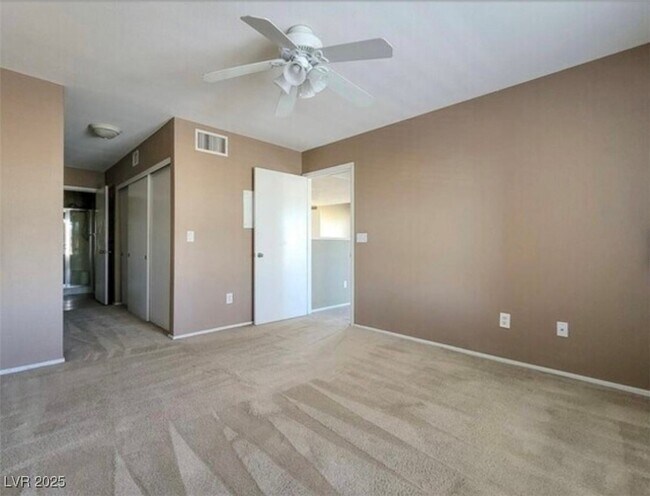 Building Photo - 8070 W Russell Rd