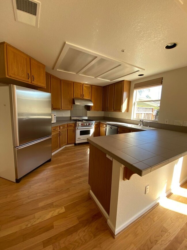 Building Photo - Upper Westside Santa Cruz Duplex