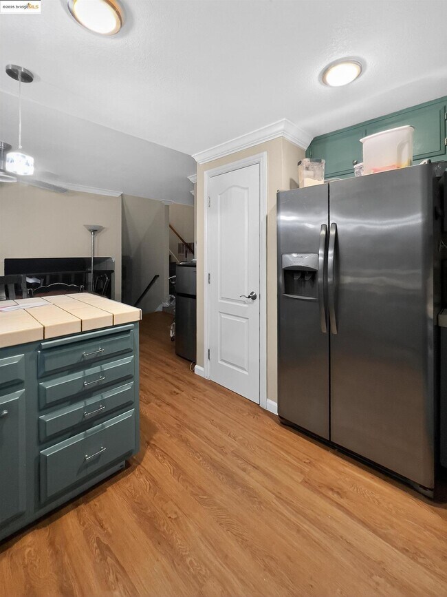 Building Photo - 2322 Peachtree Cir