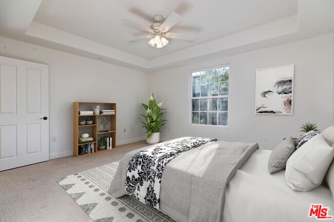 Building Photo - 12975 Agustin Pl