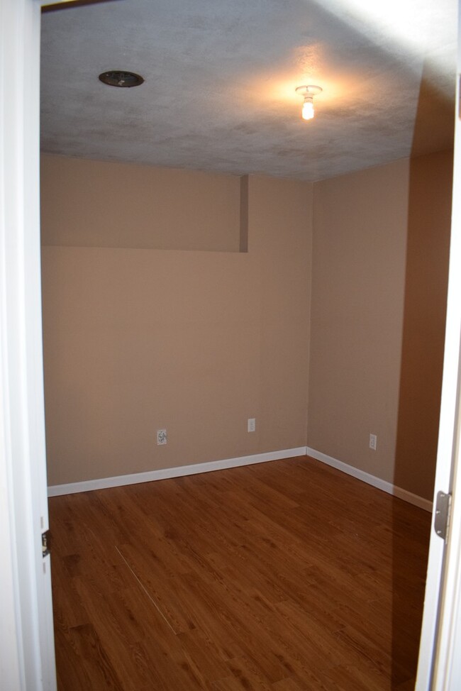 Building Photo - Beautiful spacious home in Waynesville