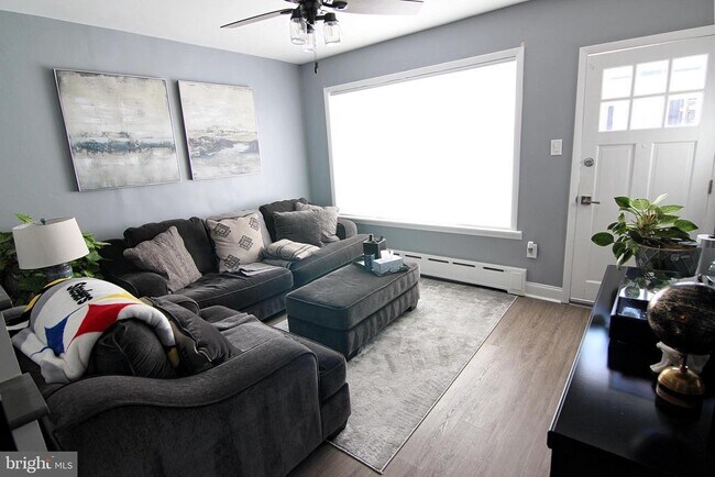 Building Photo - 6161 Lawnton St