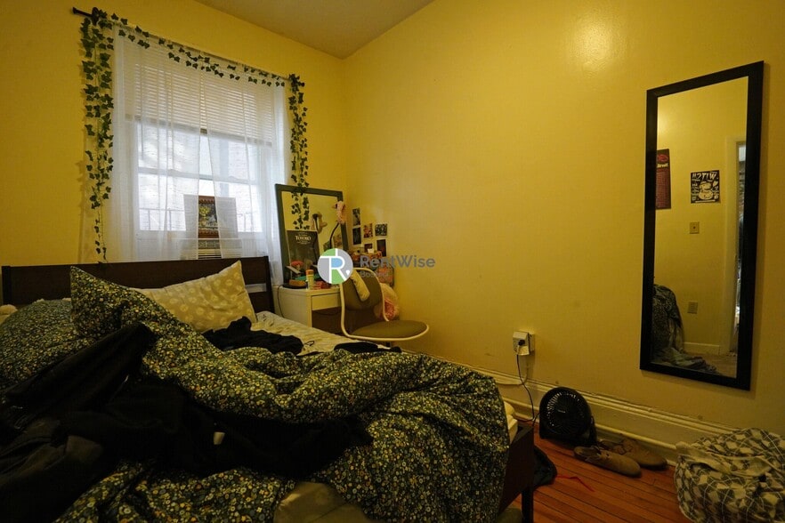 Building Photo - 15 Garden St