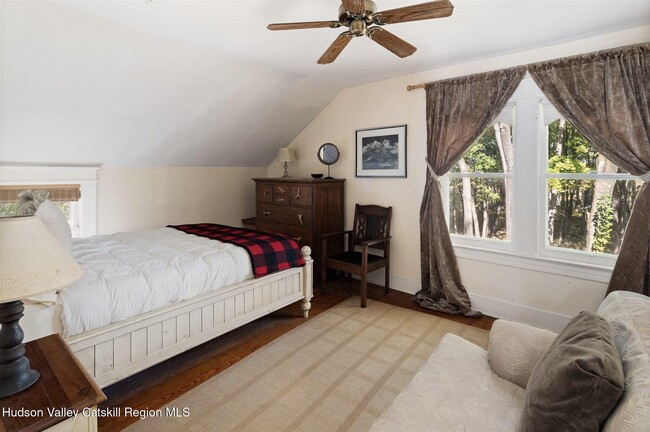 Building Photo - 703 Church Ave