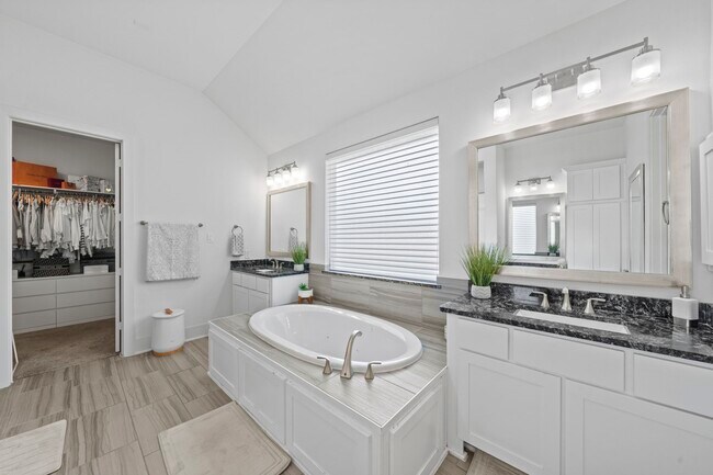 Building Photo - 27506 Gardenview Point Ct
