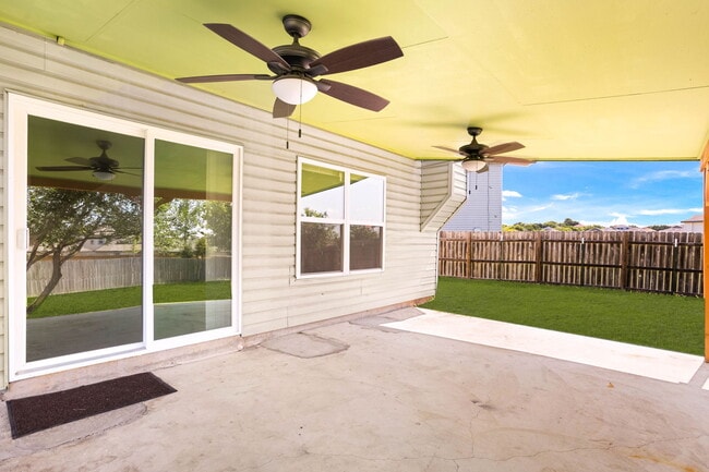 Building Photo - 8090 Chestnut Ash Dr