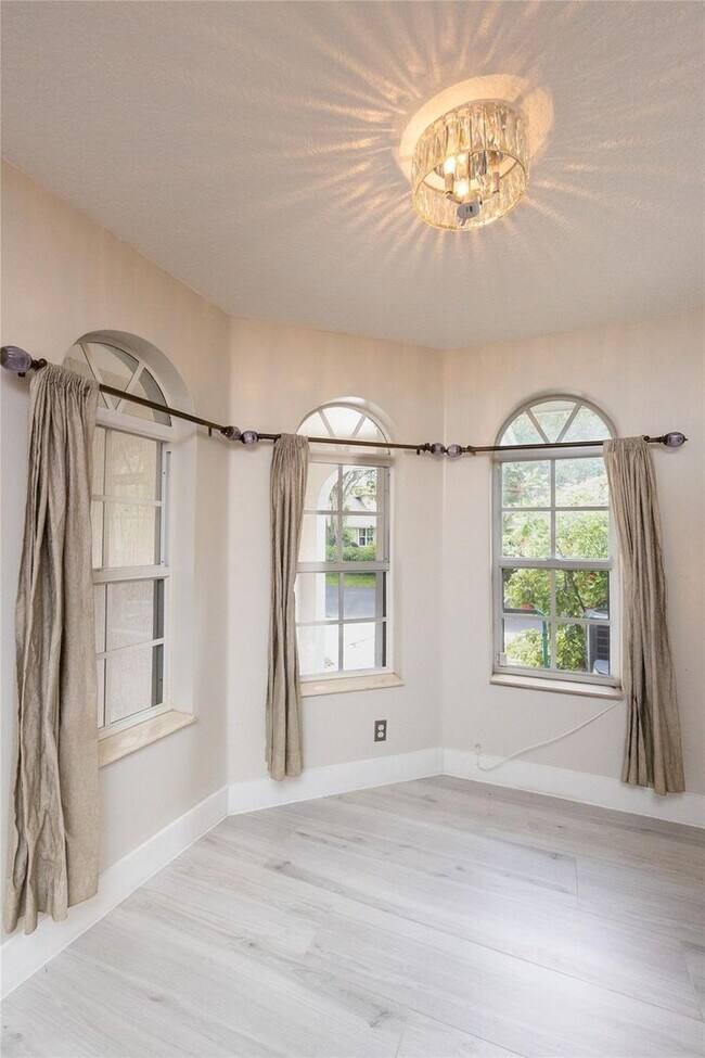 Building Photo - 50 Desford Ln