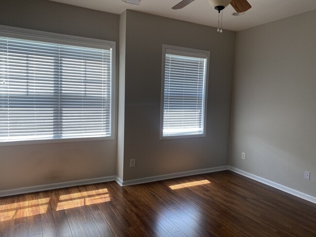 Building Photo - 409 Halyard Ln