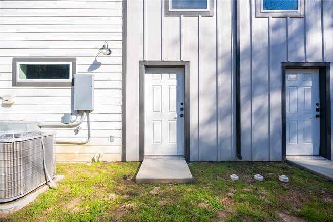 Building Photo - 2519 Washington St