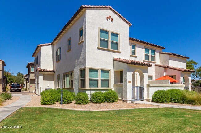 Building Photo - 14870 W Encanto Blvd