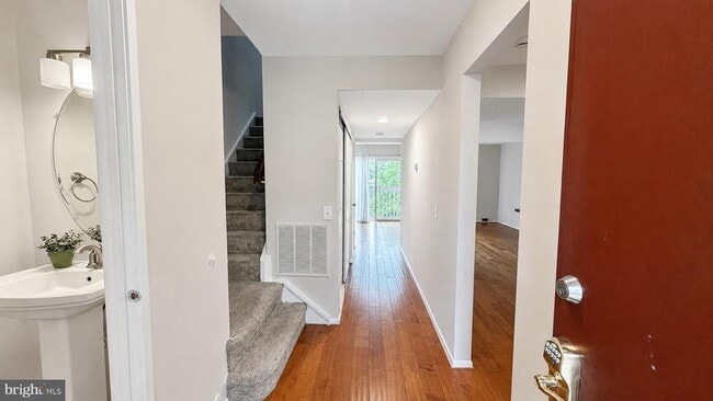 Building Photo - 2473 Glengyle Dr