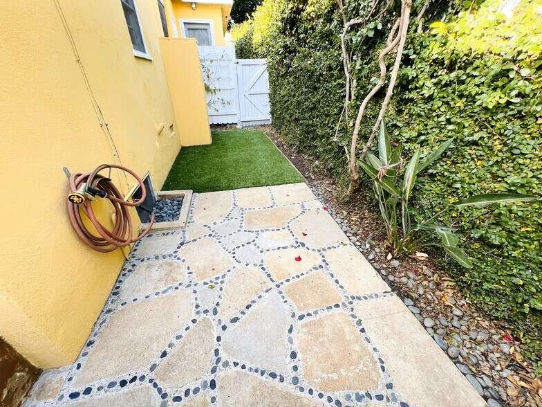 Building Photo - 3120 Colorado Ave