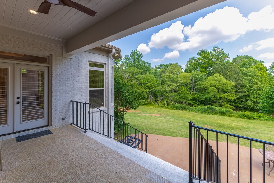 Building Photo - 136 Belle Ridge Dr