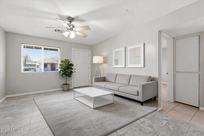 Building Photo - 1202 N 49th Pl