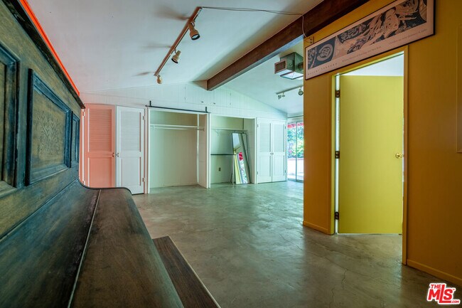 Building Photo - 2524 Laurel Pass Ave