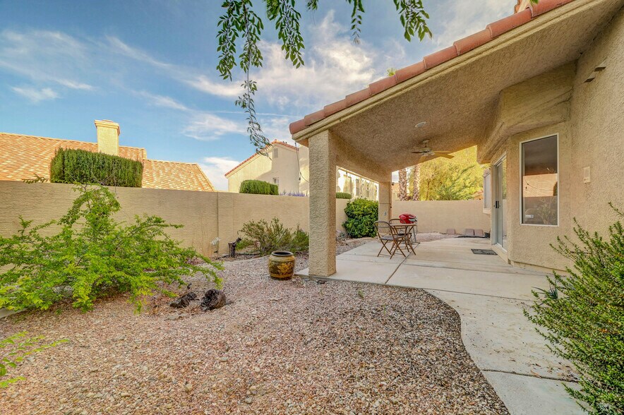 Building Photo - 2136 Birch Gray Dr