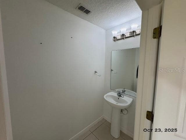 Building Photo - 413 Country Cottage Ln