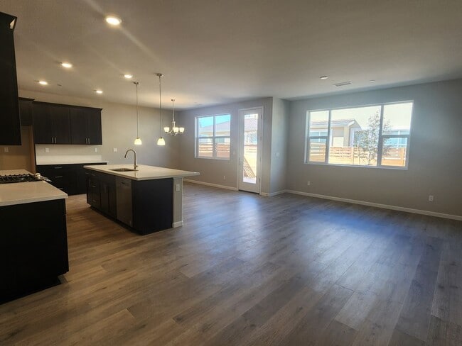 Building Photo - New Townhome in Minden for Rent