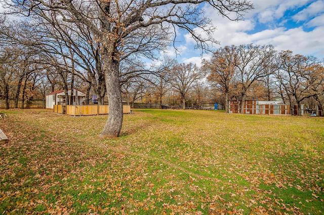 Building Photo - 1809 Whispering Oaks St