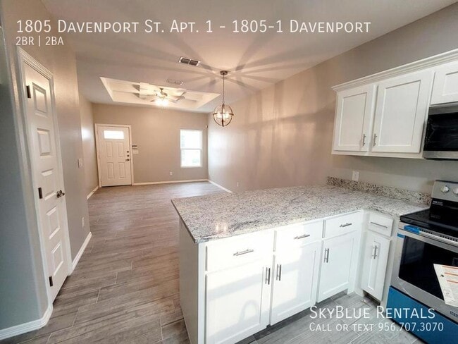 Building Photo - 1805 Davenport St