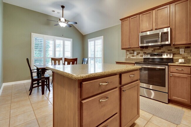 Building Photo - 9600 Colbert Cove