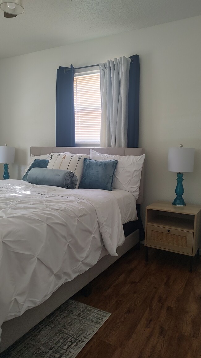 Master Bedroom with Queen size bed - 9101 S Winston Way