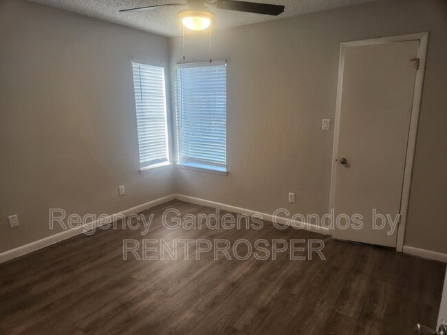 Building Photo - 5587 Devonbriar Way