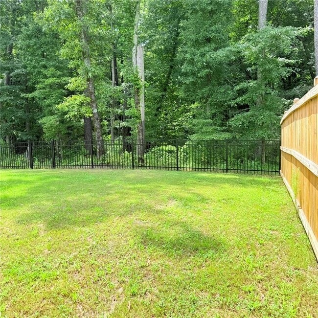 Building Photo - 987 Evergreen Rd