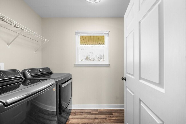 Building Photo - 2701 E Copeland Ct