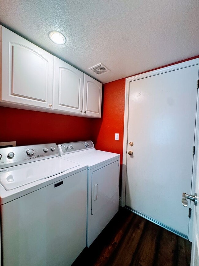 Building Photo - 477 Fisher Cir