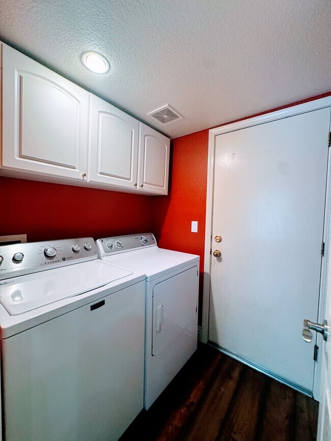 Building Photo - Spacious4bd home with Loft - Beautiful Folsom Neighborhood