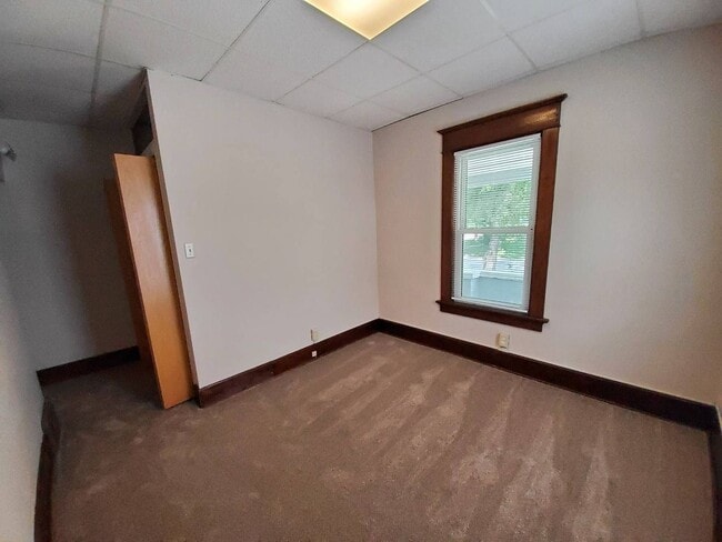 Building Photo - 1102 Chicago St