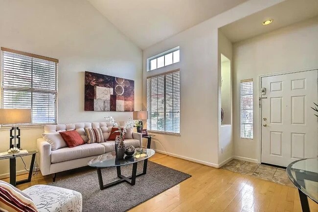 Building Photo - 283 Zoria Farms Ln