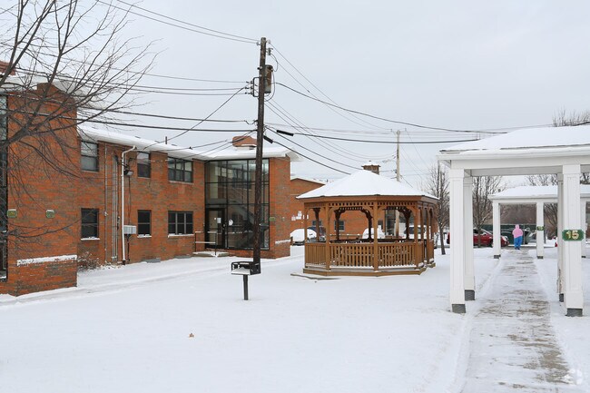 Building Photo - Lexington Court