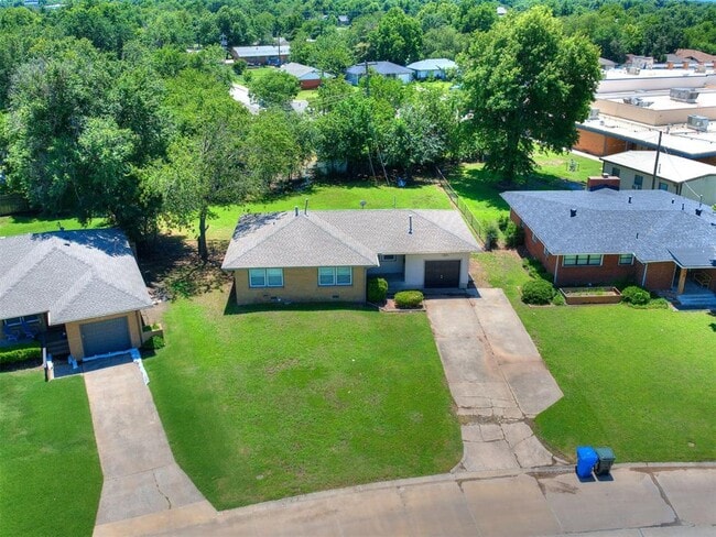 Building Photo - 710 Highland Pkwy
