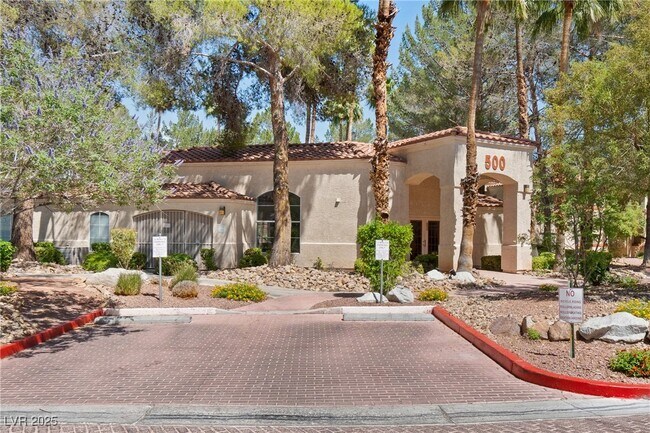 Building Photo - 525 Indian Princess Dr