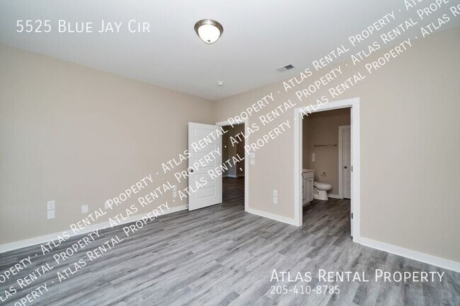 Building Photo - 5525 Blue Jay Cir