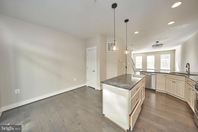 Building Photo - 256 Bluemont Branch Terrace SE