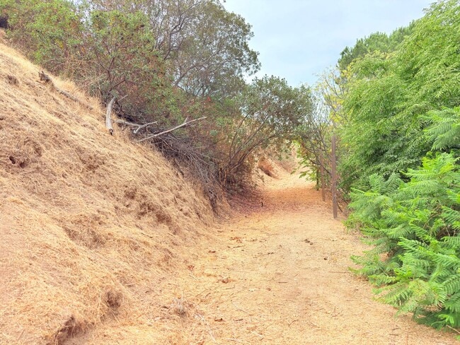 Building Photo - 9501 Clybourn Ave