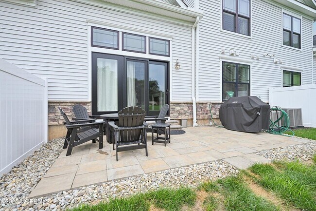 Building Photo - 42 Dogleg Ln