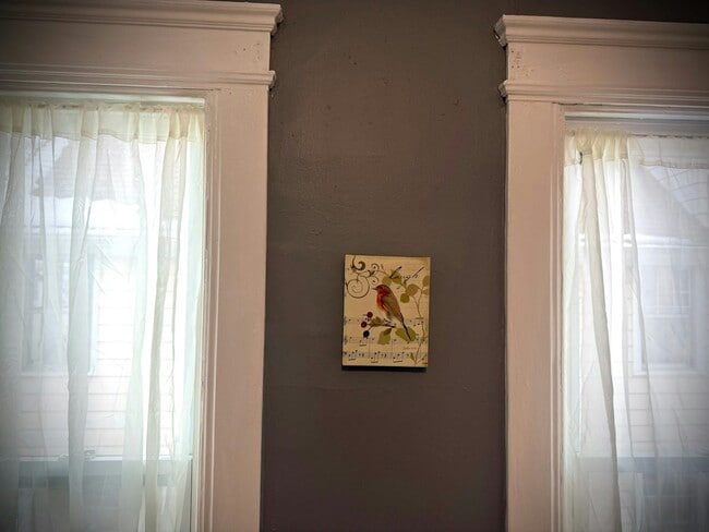 Building Photo - 318 Apple St