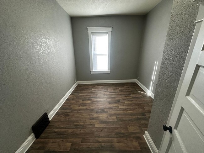 Building Photo - 2215 Lafayette St