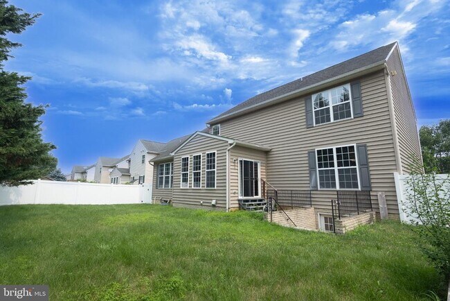 Building Photo - 105 Ticonderoga Dr