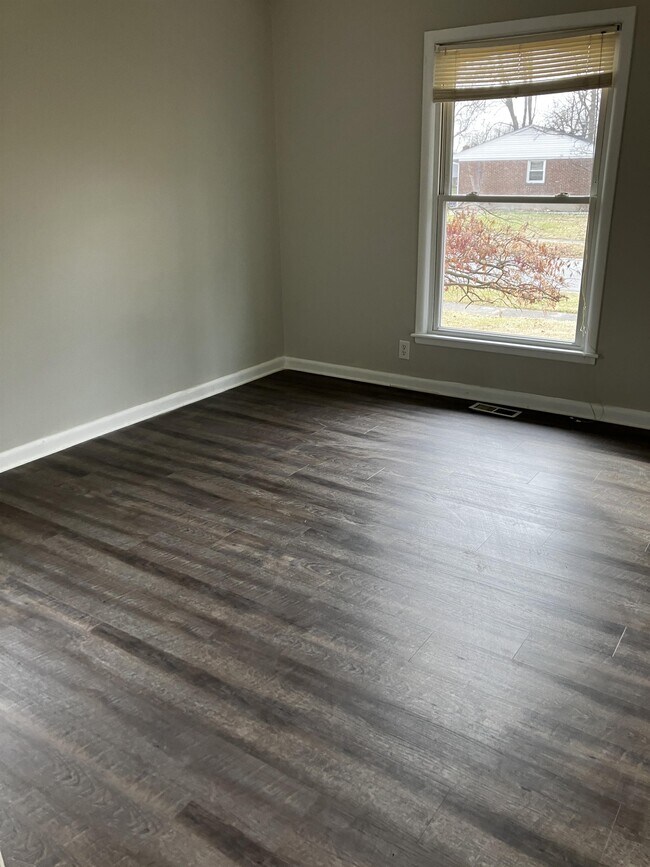 Building Photo - 3823 Manner Dale Dr