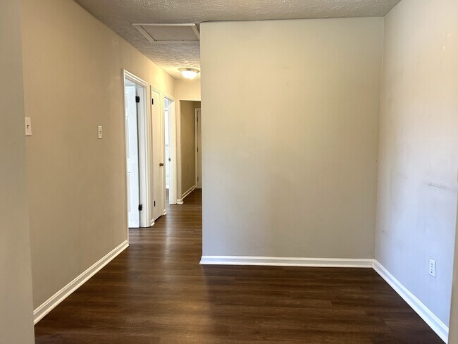 Building Photo - 1286 Centre Pkwy