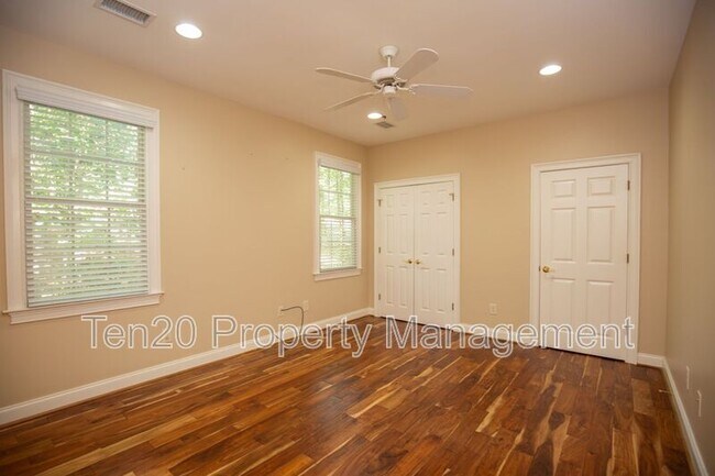 Building Photo - 4701-12 Turnberry Ln